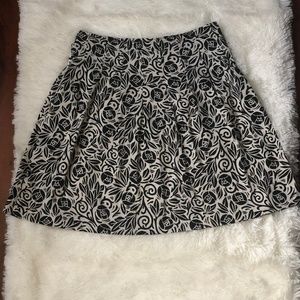 BCBG MAXAZRIA PLEATED SKIRT SIZE 8